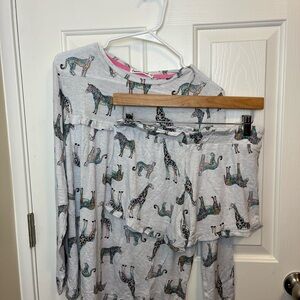 💛 NWT Emerson Road Animal Print Pajama Set